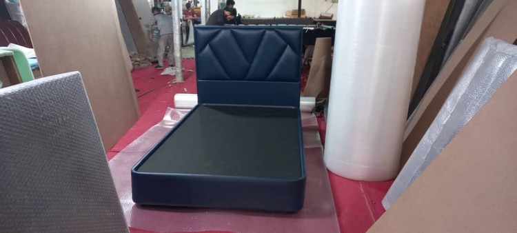 تاج (سرتخت)